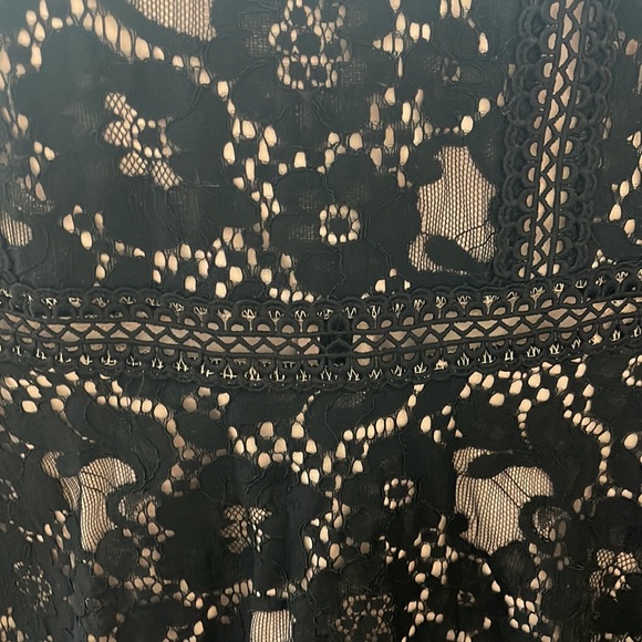 Size small, black lace with tan lining, worn once to a school dance - Picture 7 of 7